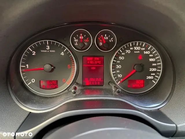 Audi A3 Sportback 2.0 TDI DPF (DSG) S tronic Ambiente - 11