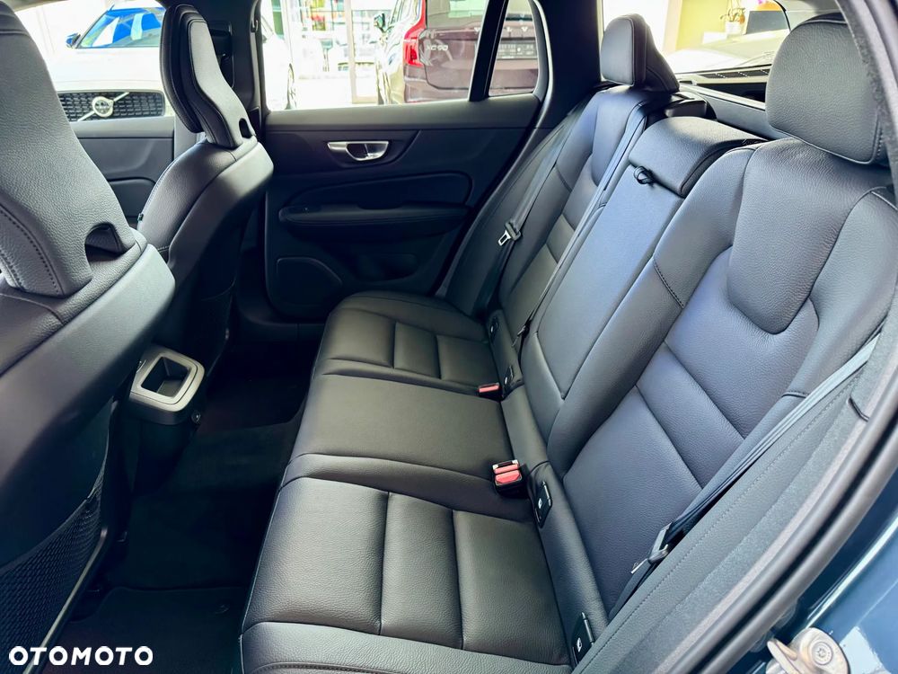 Volvo V60 B4 B Plus Dark - 7