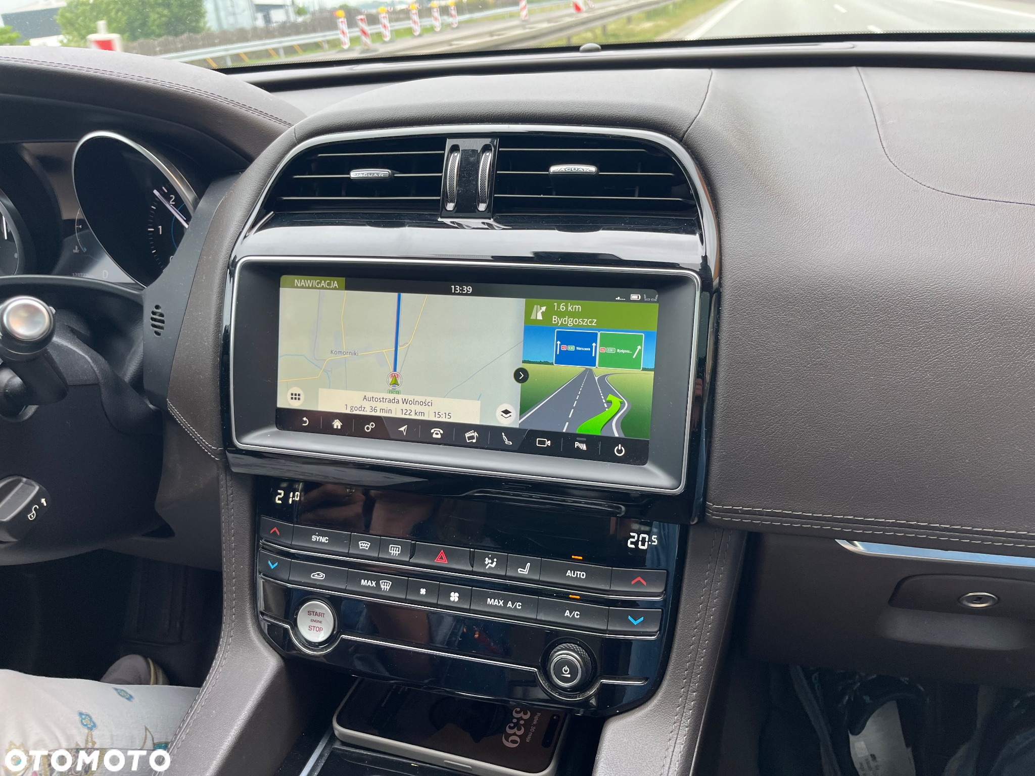 Jaguar F-Pace - 15