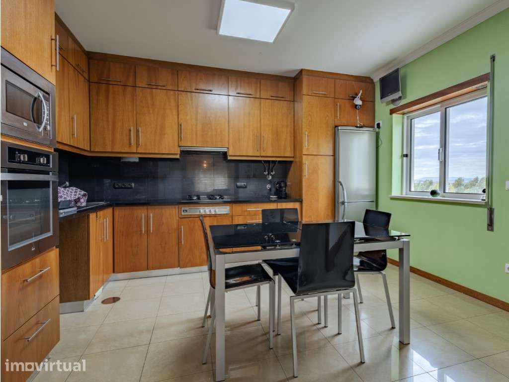 Moradia T3+1 com Piscina e elevador a 15 minutos de Coimbra - Grande imagem: 3/28