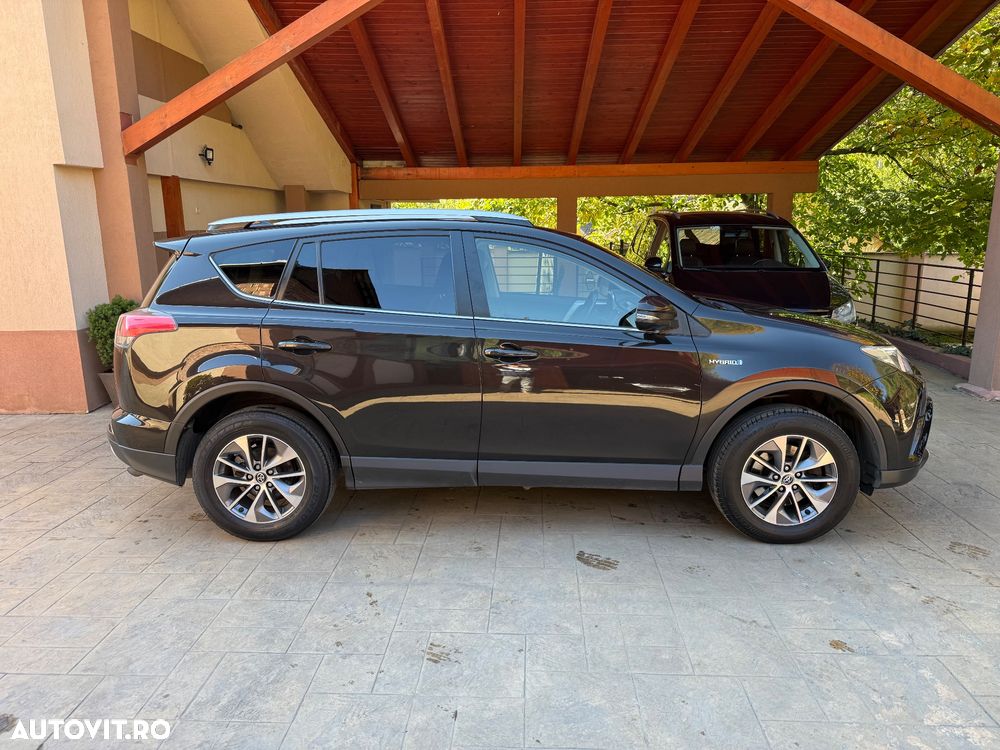Toyota RAV4 - 5