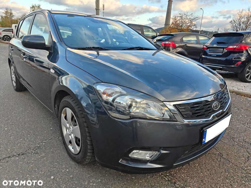 Kia Ceed - 1