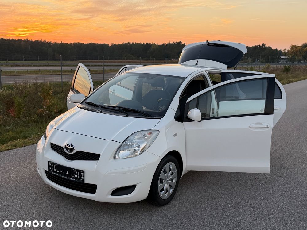 Toyota Yaris - 12