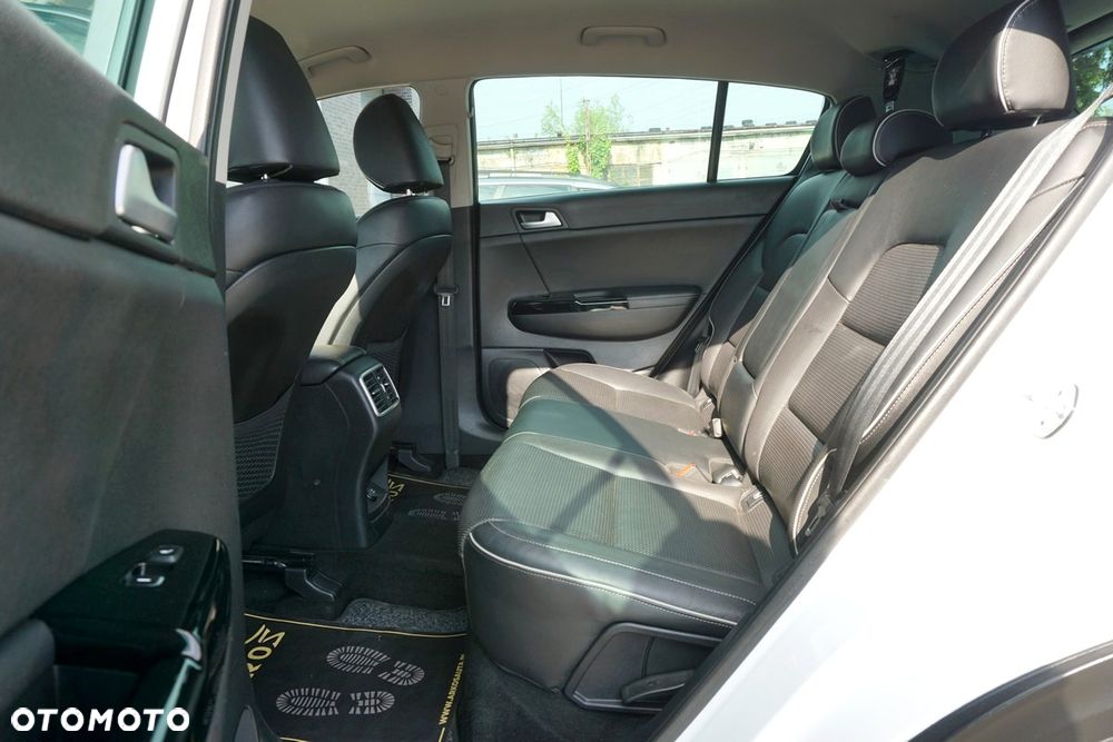 Kia Sportage 1.6 GDI 2WD Attract - 36