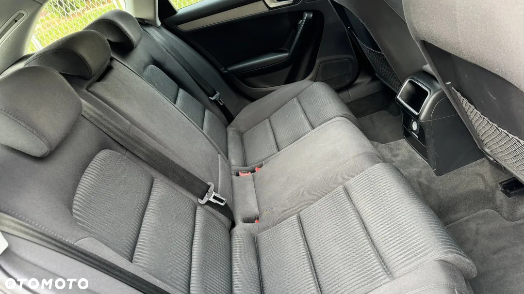 Audi A4 Avant 2.0 TDI DPF multitronic Attraction - 33