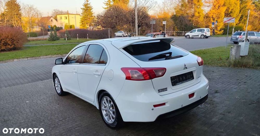 Mitsubishi Lancer - 10