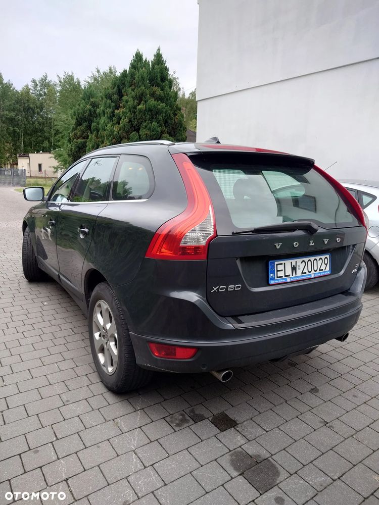Volvo XC 60 D5 AWD Momentum - 2