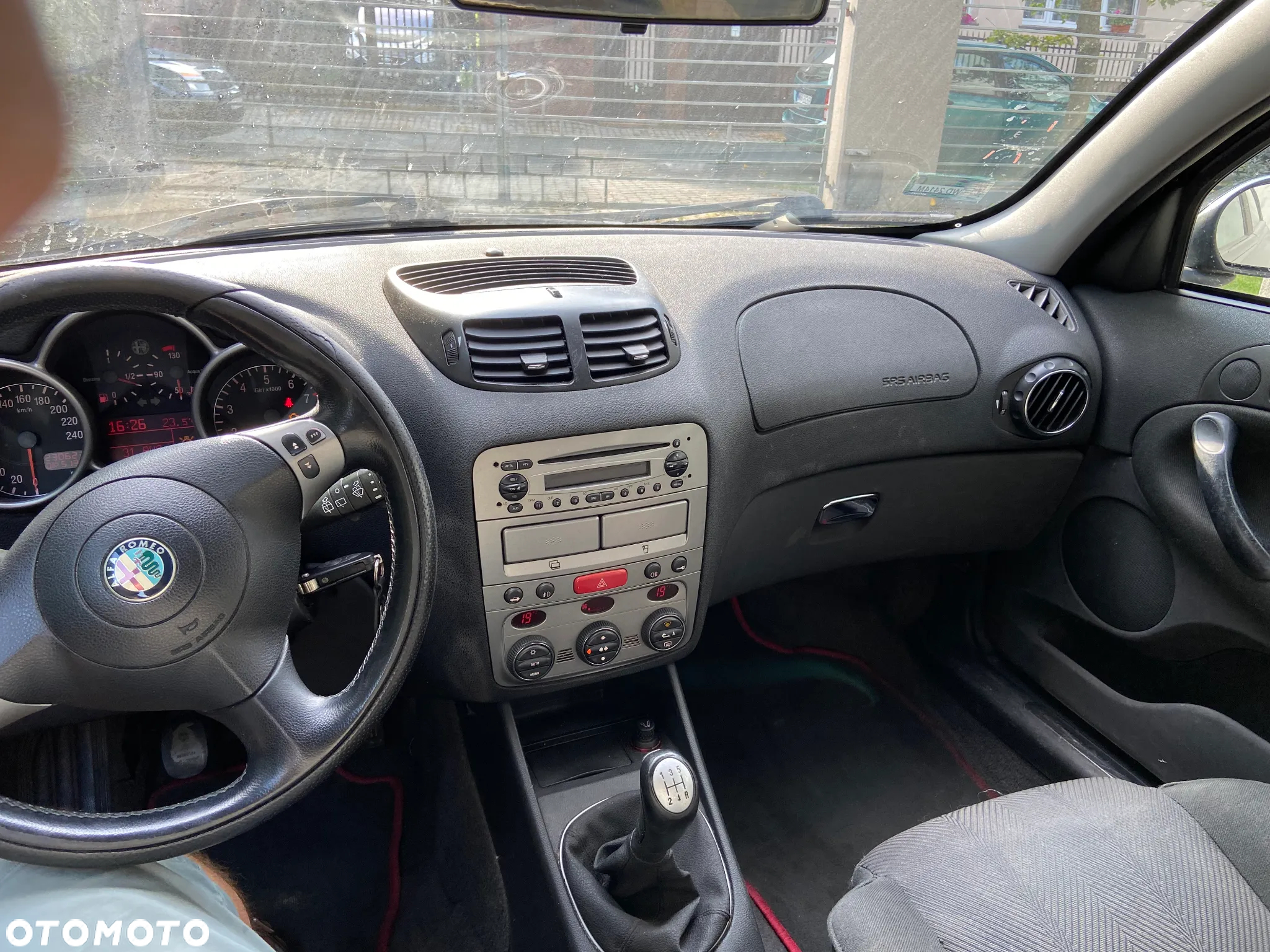 Alfa Romeo 147 2.0 Twin Spark Distinctive - 11