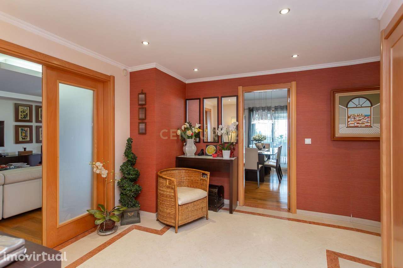 Apartamento T4 Alto de Algés, Terraço, Vista Rio, 6 Lugares de Garagem - Grande imagem: 2/24