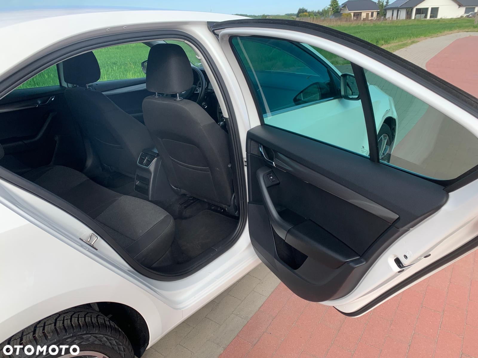 Skoda Octavia 1.6 TDI DSG Ambition - 30