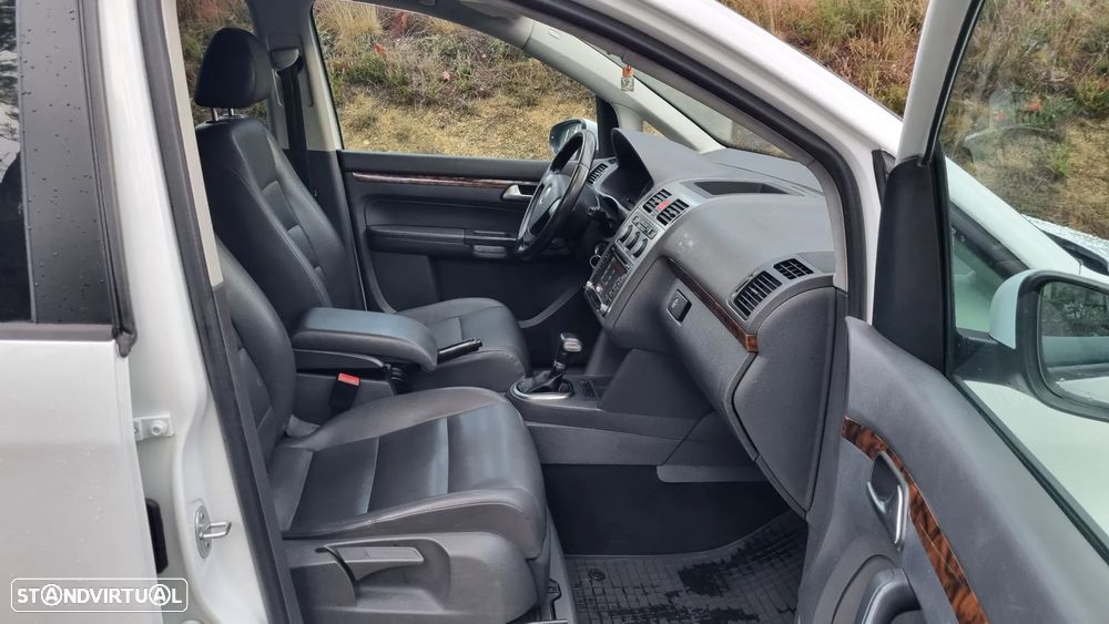 VW Touran 1.9 TDi DSG Highline - 10