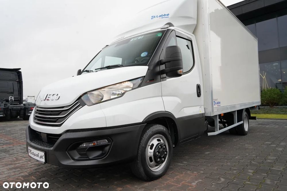 Iveco DAILY 35-160 / KONTENER 4,3 M / WINDA / BLIŹNIAK   DMC: 3500 KG /  2022 - 12