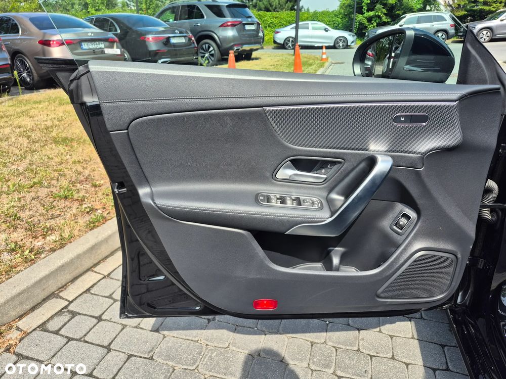 Mercedes-Benz CLA 180 7G-DCT - 15