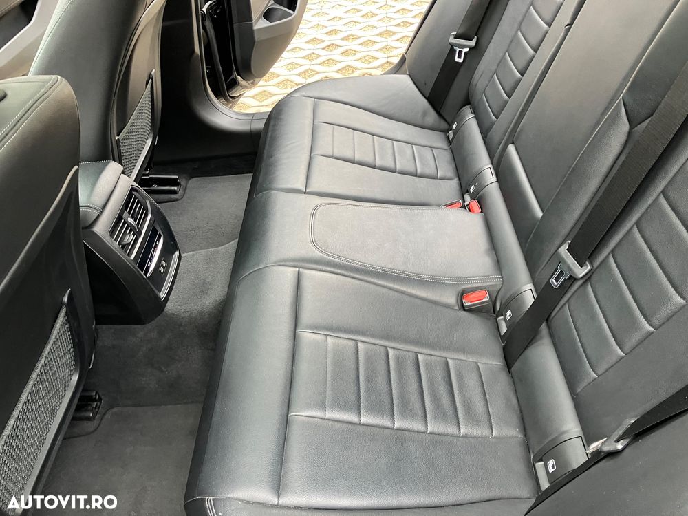 BMW Seria 3 320i AT - 13