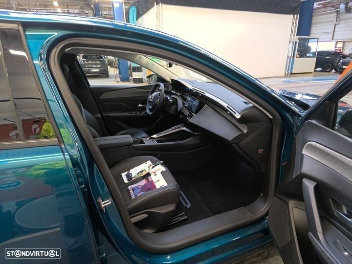 Peugeot E-408 58 kWh Allure - 3