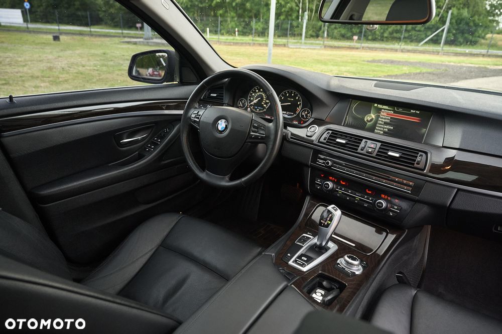 BMW Seria 5 535i xDrive Sport-Aut Modern Line - 27