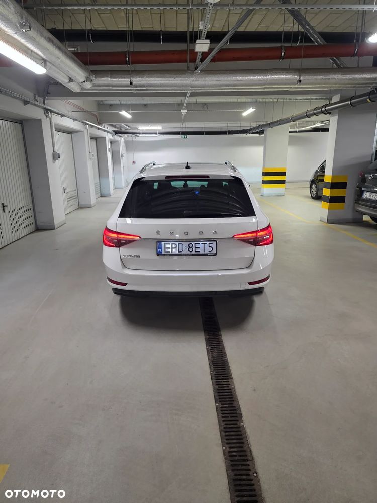 Skoda Superb 2.0 TDI SCR Style DSG - 2