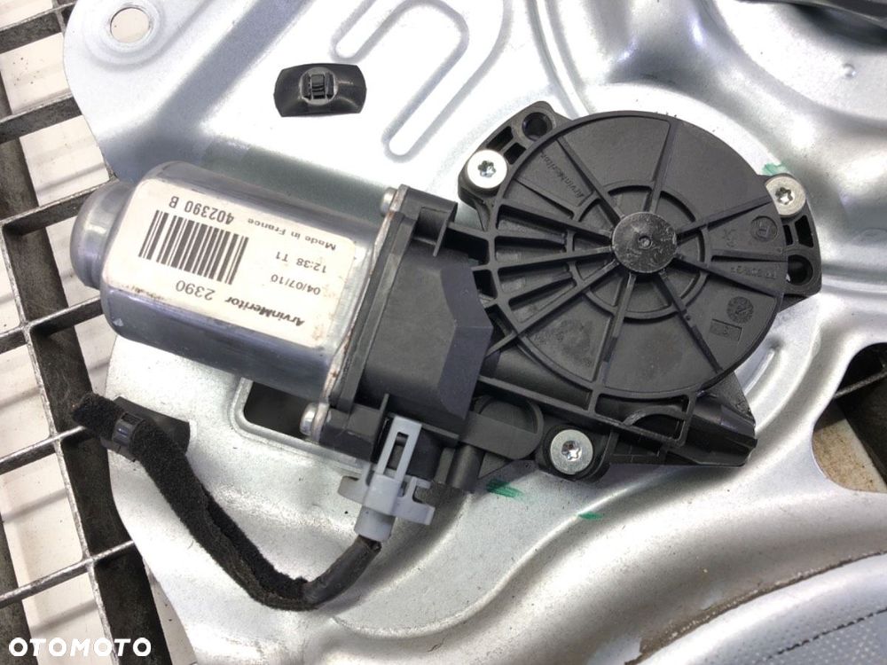 PODNOŚNIK SZYBY PRAWY PRZÓD - 60.00 PLN - KIA SPORTAGE III (SL) 2009 - 2022 2.0 CVVT 120 kW [163 - 2