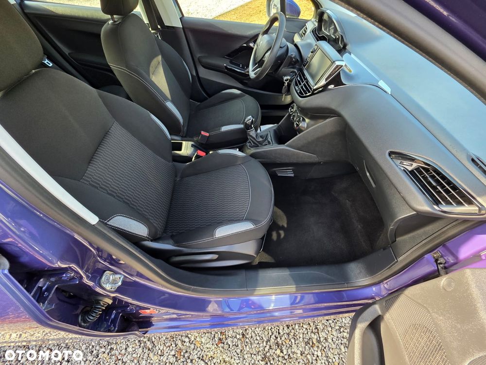 Peugeot 208 - 7