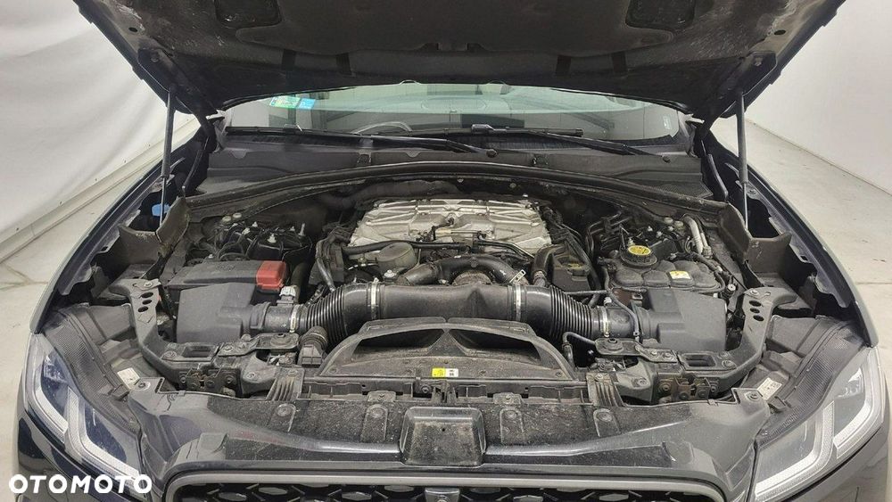 Jaguar F-Pace 5.0 V8 P550 AWD SVR - 27