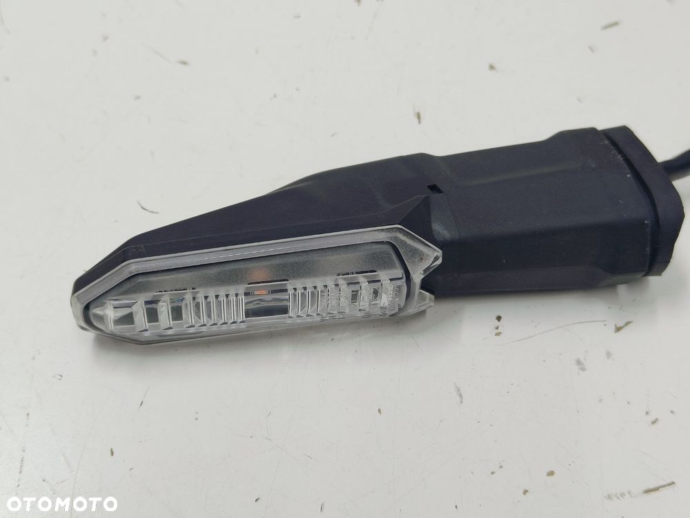 Kierunkowskaz  Lewy Przód Kawasaki Z650 20+ - 1