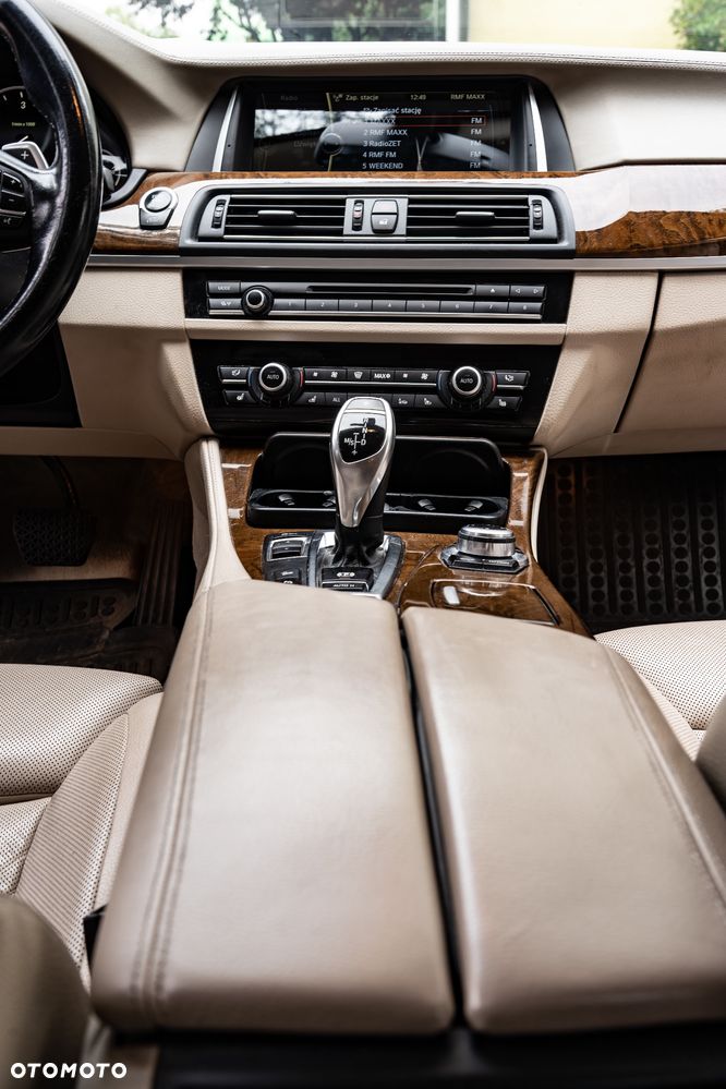 BMW Seria 5 535d xDrive - 11