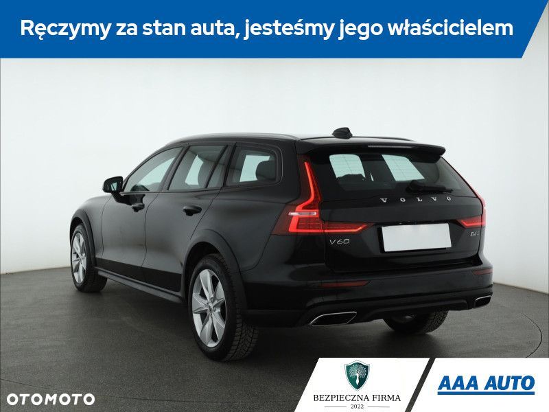 Volvo V60 Cross Country - 6