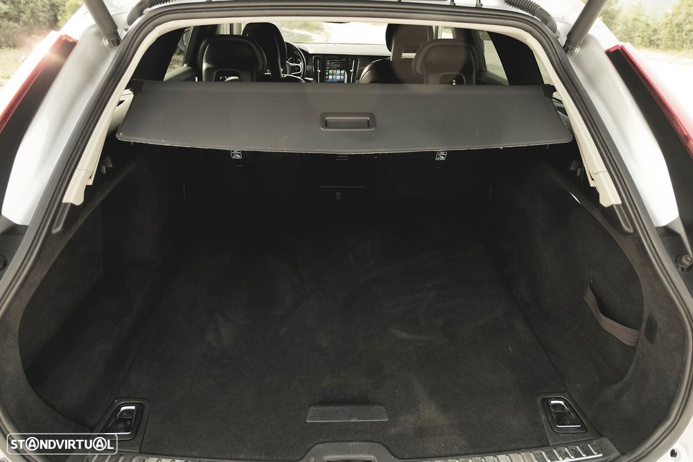 Volvo V90 Cross Country D5 AWD Geartronic Pro - 29