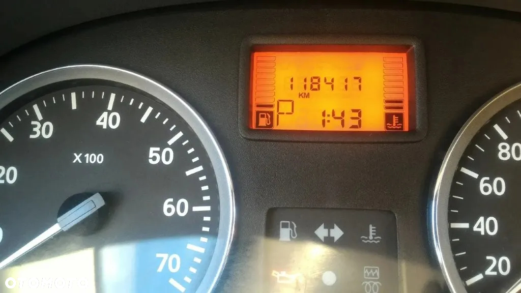 Nissan Almera - 11