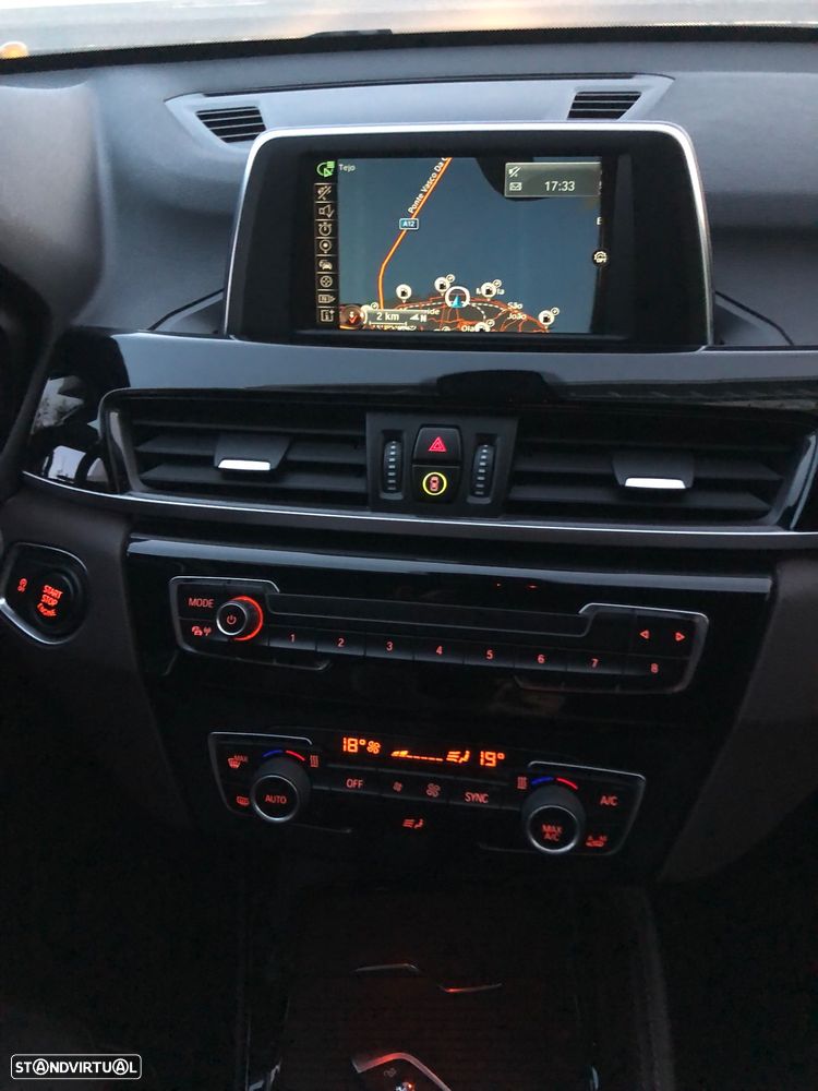 BMW X1 18 d sDrive xLine - 24