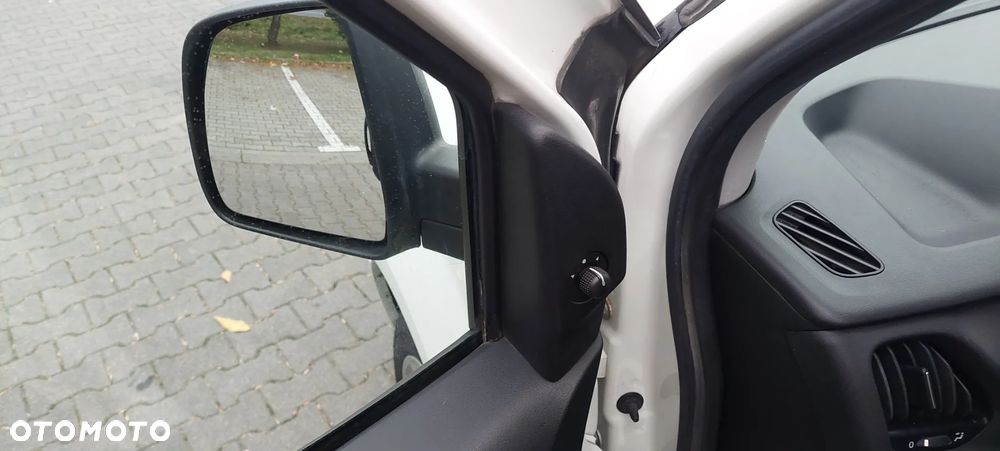 Fiat Doblo 1.4 16V Dynamic - 22