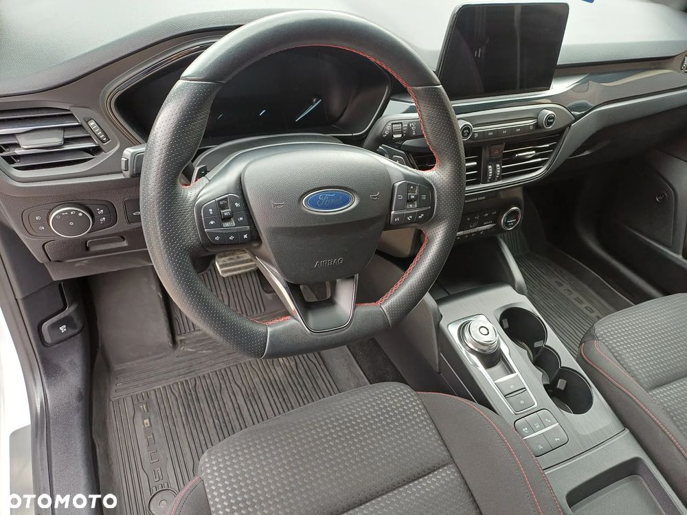 Ford Focus 2.0 TDCi ST-Line Red ASS PowerShift - 14