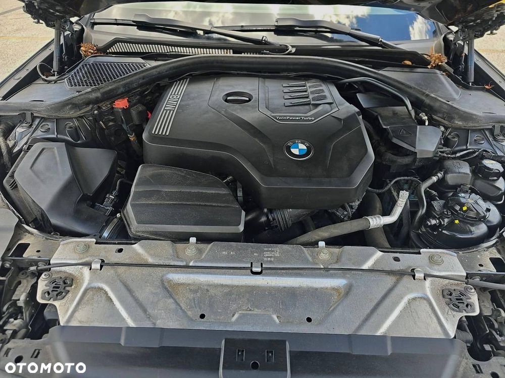 BMW Seria 3 330i xDrive Sport Line - 16