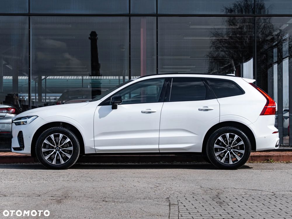 Volvo XC 60 B4 B Plus Dark - 17