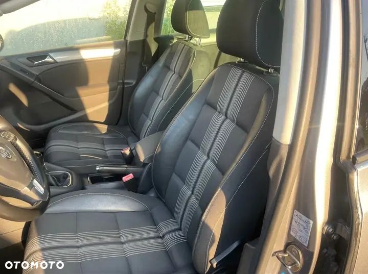 Volkswagen Golf 2.0 TDI DPF 4Motion MATCH - 8