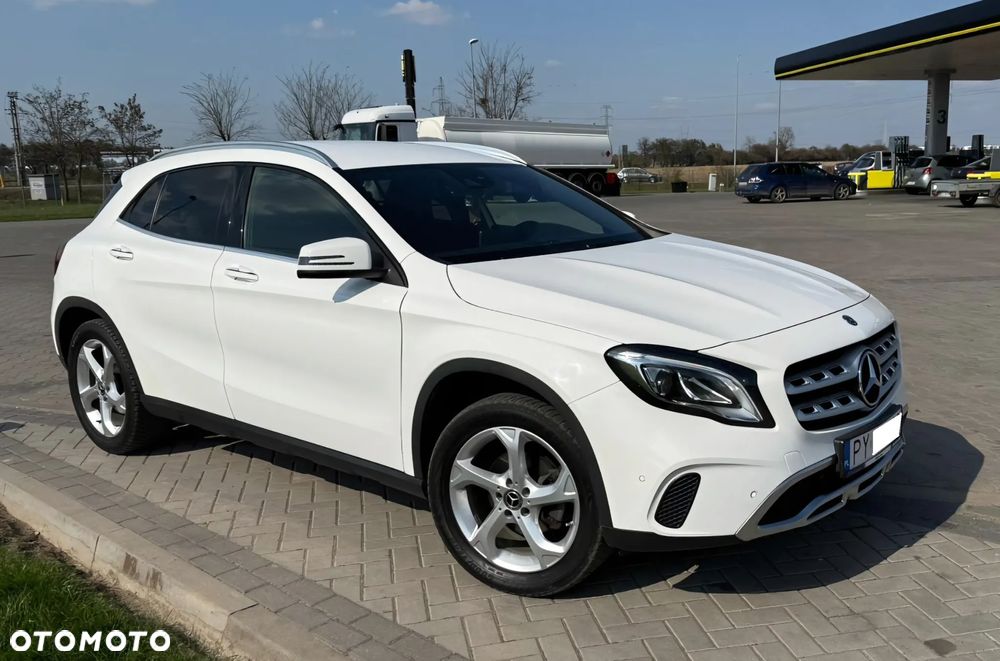Mercedes-Benz GLA 200 7G-DCT - 7