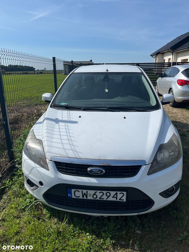 Ford Focus 2010 photo 2