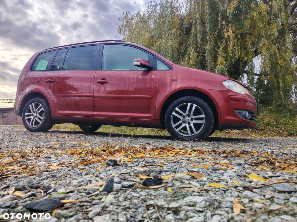 Volkswagen Touran - 3