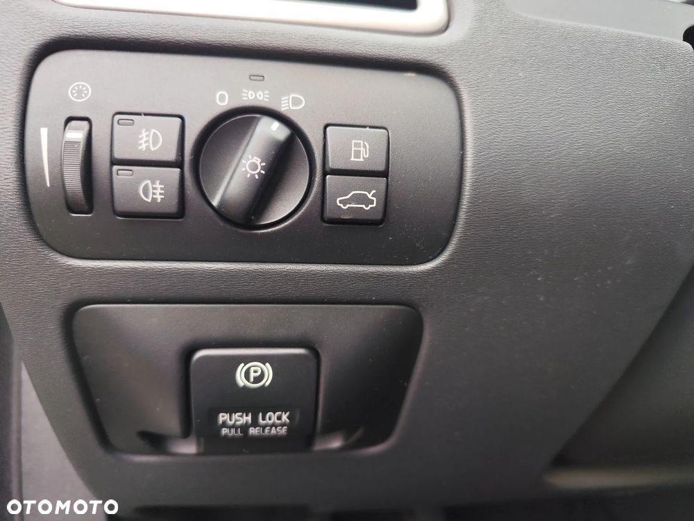 Volvo V70 D3 Summum - 30