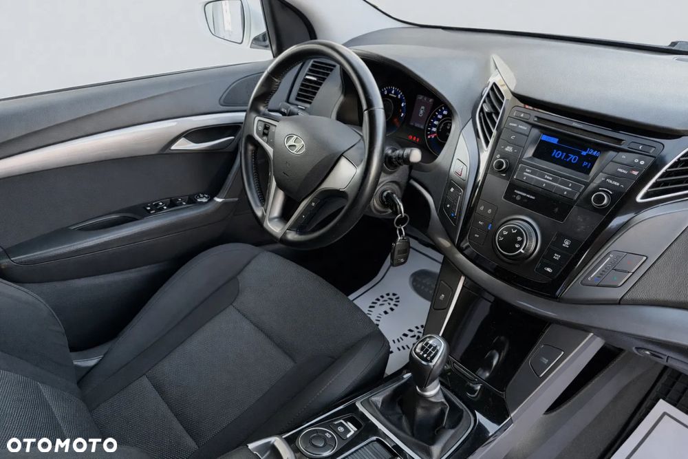 Hyundai i40 Kombi blue 1.6 Classic - 12