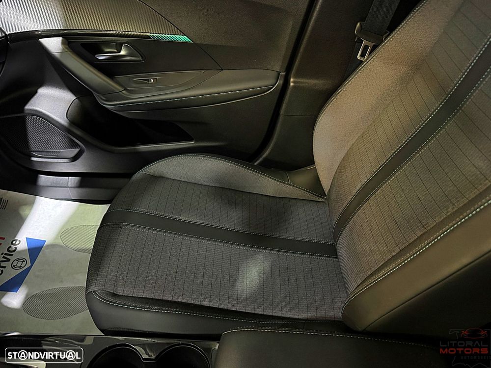 Peugeot 2008 1.2 PureTech Allure EAT8 - 20