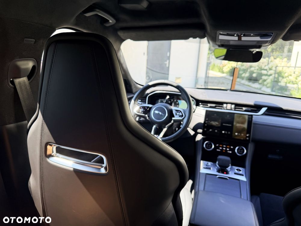 Jaguar F-Pace P550 AWD SVR - 19