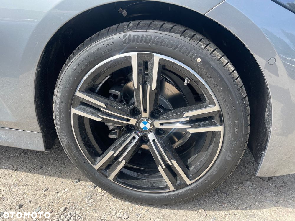BMW Seria 3 318i M Sport - 9