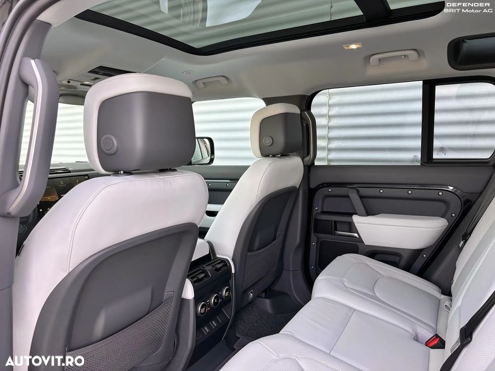 LAND ROVER Defender 2026 — imagine 9