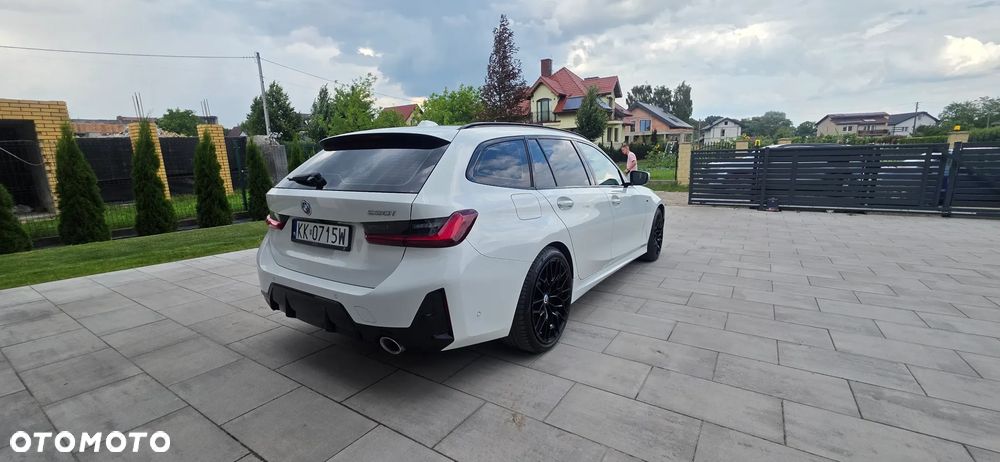 BMW Seria 3 330i M Sport - 5