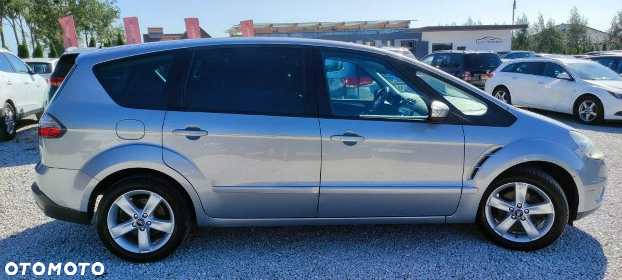 Ford S-Max - 13