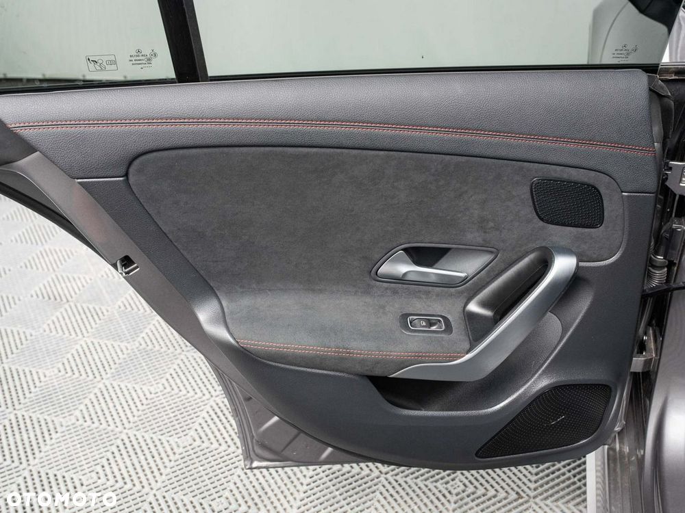 Mercedes-Benz CLA - 22