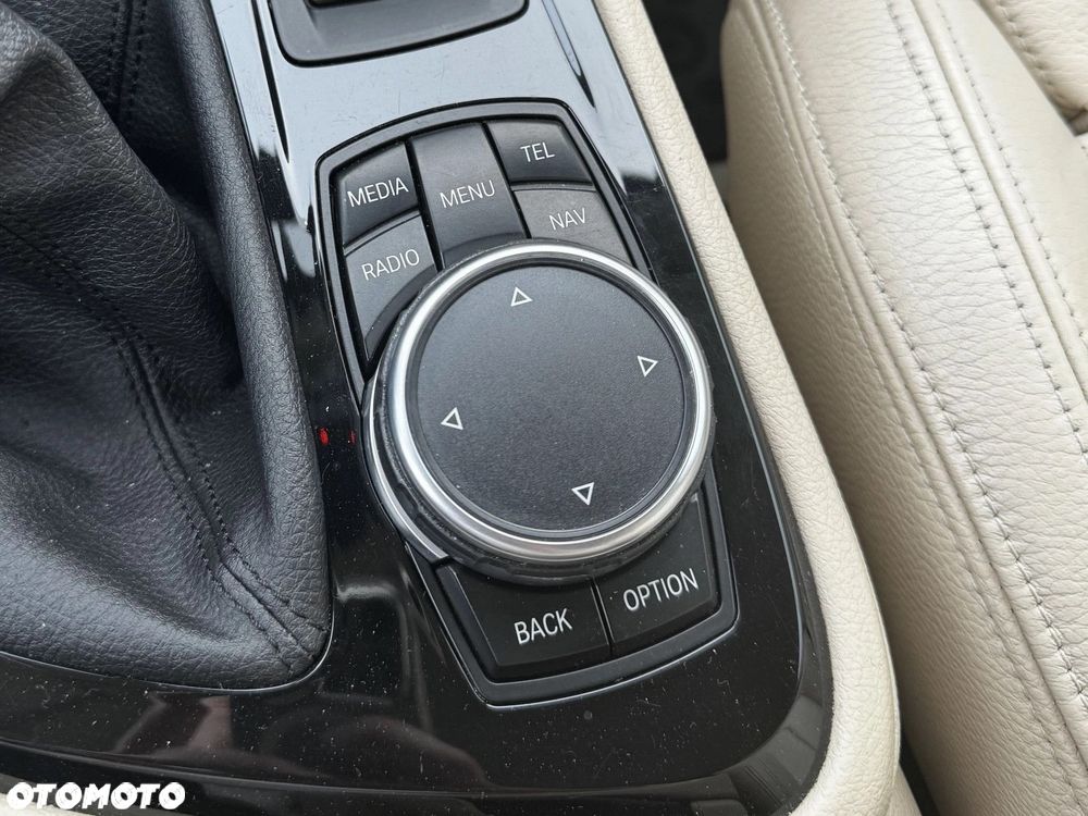 BMW Seria 2 216d - 12