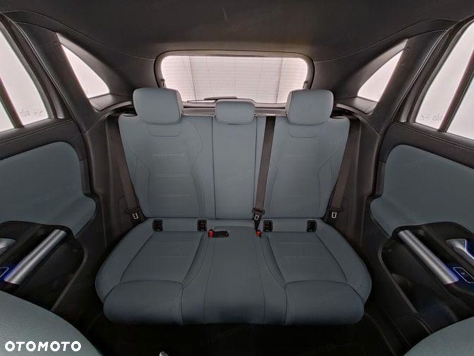 Mercedes-Benz GLA 220 mHEV 4-Matic AMG Line 8G-DCT - 12