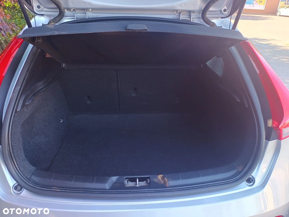Volvo V40 D2 - 16